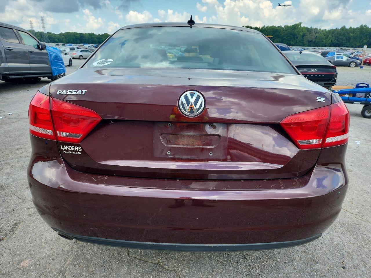 2013 Volkswagen Passat Se Темно-бордовый vin: 1VWBP7A39DC086433
