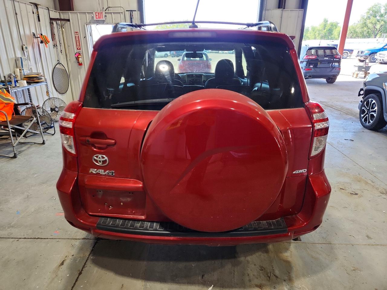 2011 Toyota Rav4 Limited Red vin: JTMDK4DV2BD018102