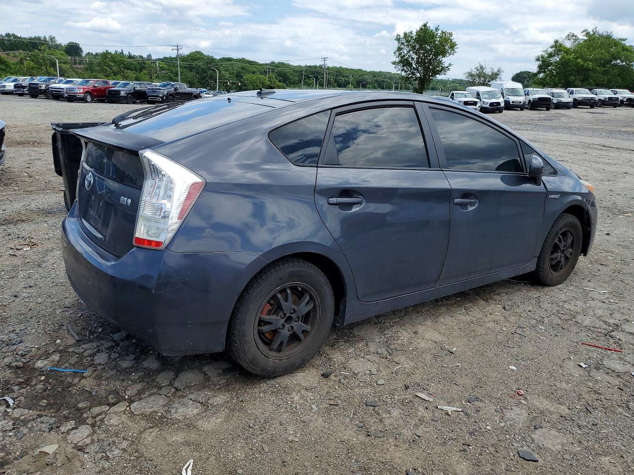 2011 Toyota Prius Two Серый vin: JTDKN3DU3B0267063