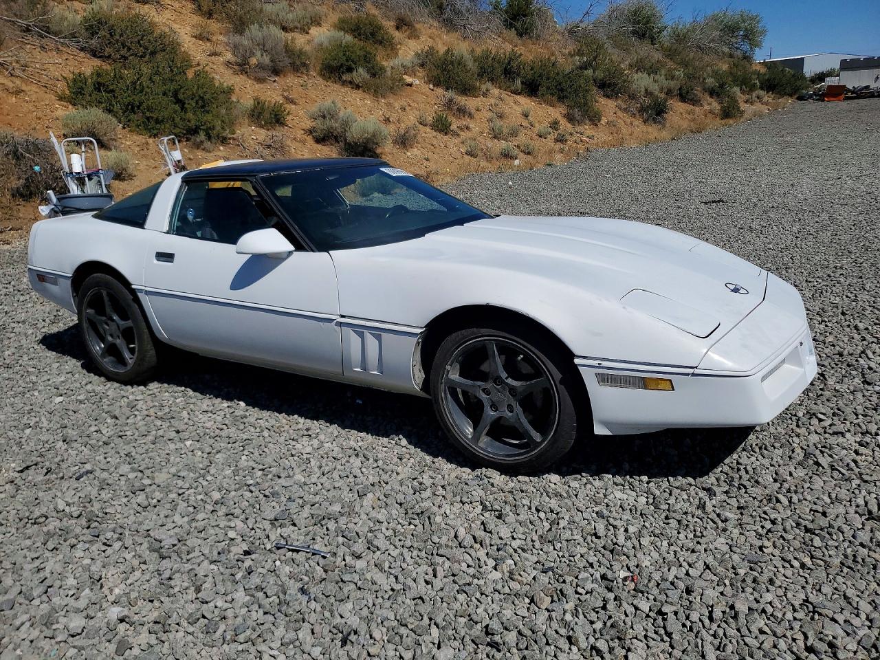 1990 Chevrolet Corvette White vin: 1G1YY2382L5106295