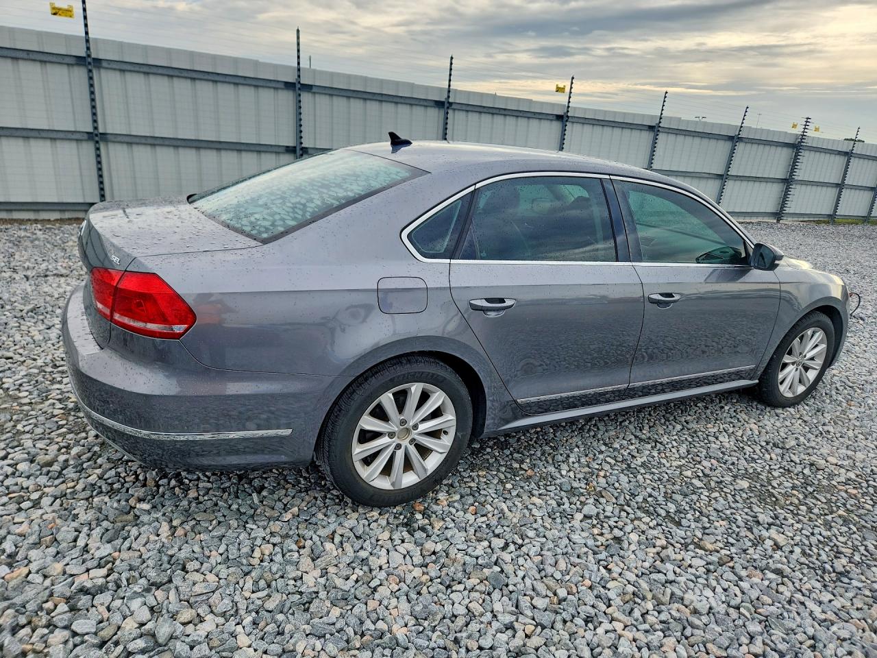 2013 Volkswagen Passat Sel Gray vin: 1VWCH7A31DC021237
