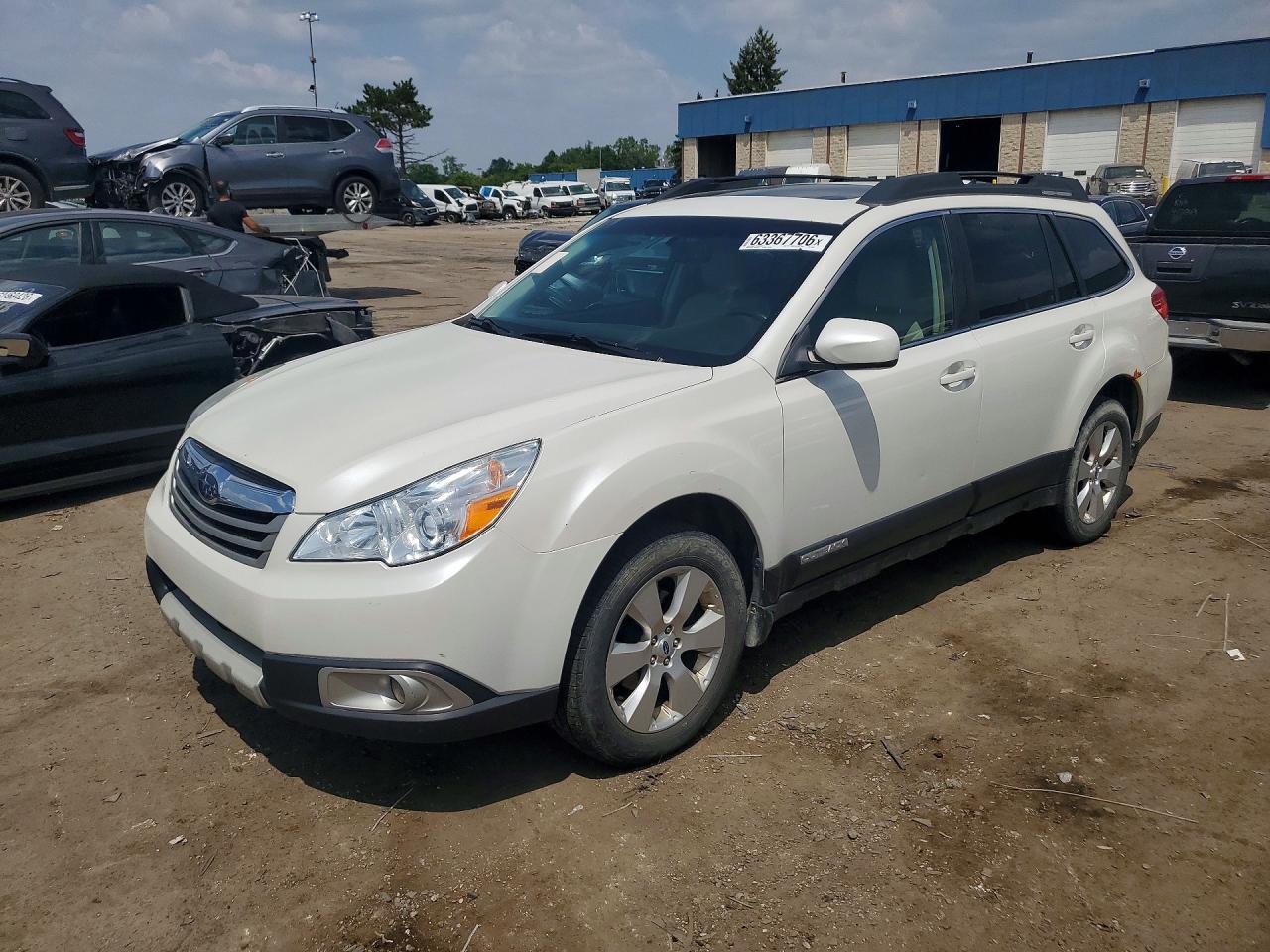 2012 Subaru Outback 2.5i Limited White vin: 4S4BRCKC5C3285977