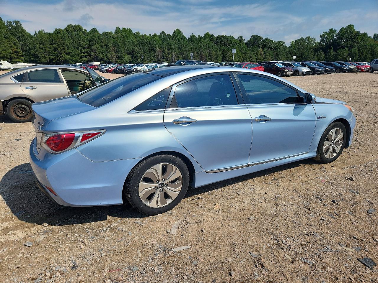 2015 Hyundai Sonata Hybrid Limited Blue vin: KMHEC4A44FA136250