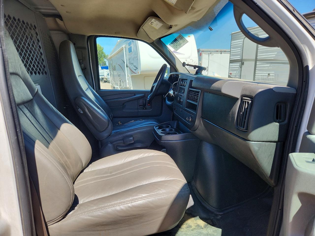 2013 Chevrolet Express G1500 White vin: 1GCSGAFX7D1164179