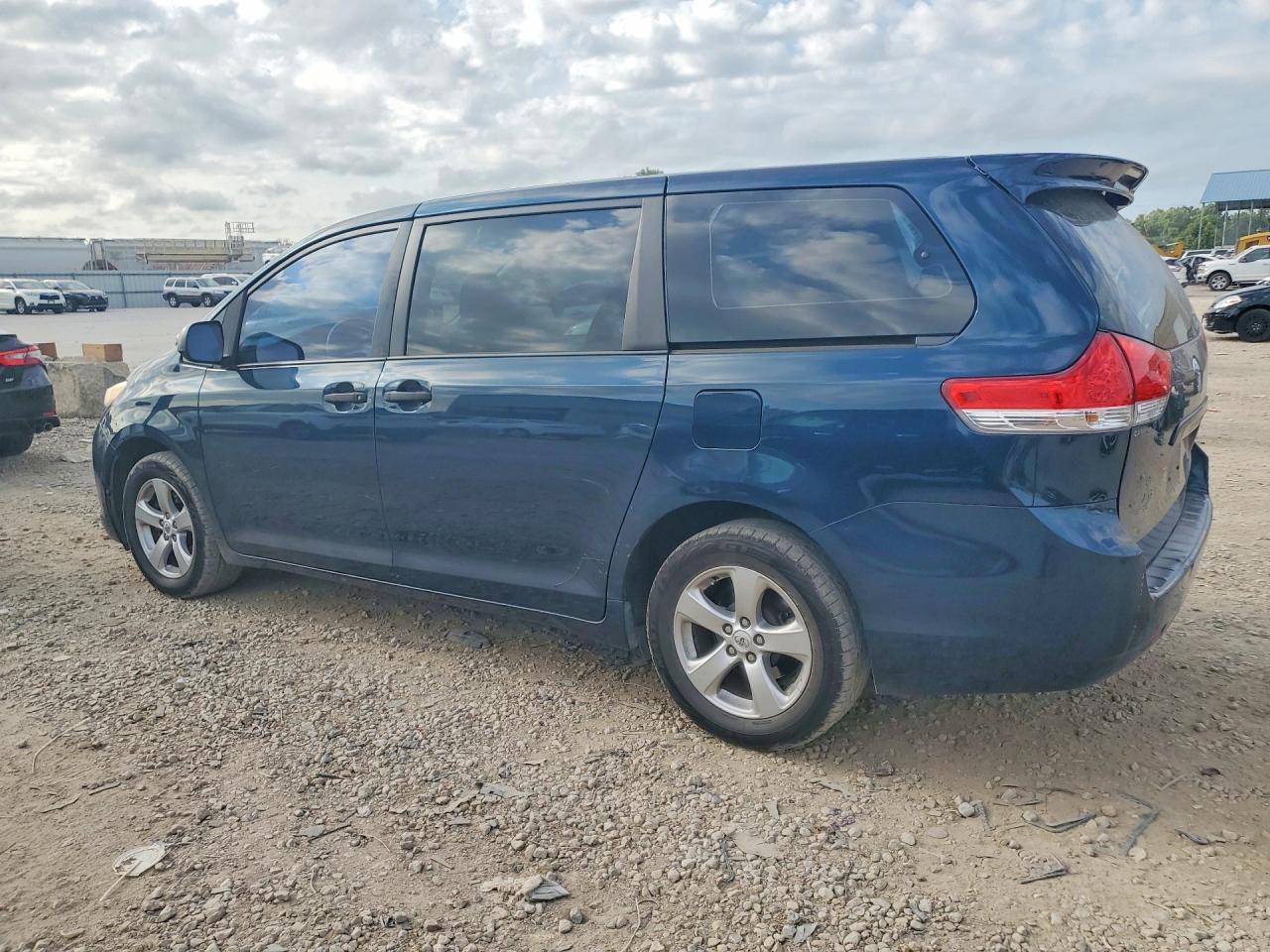2012 Toyota Sienna Base 7-passenger Blue vin: 5TDKA3DC1CS011280