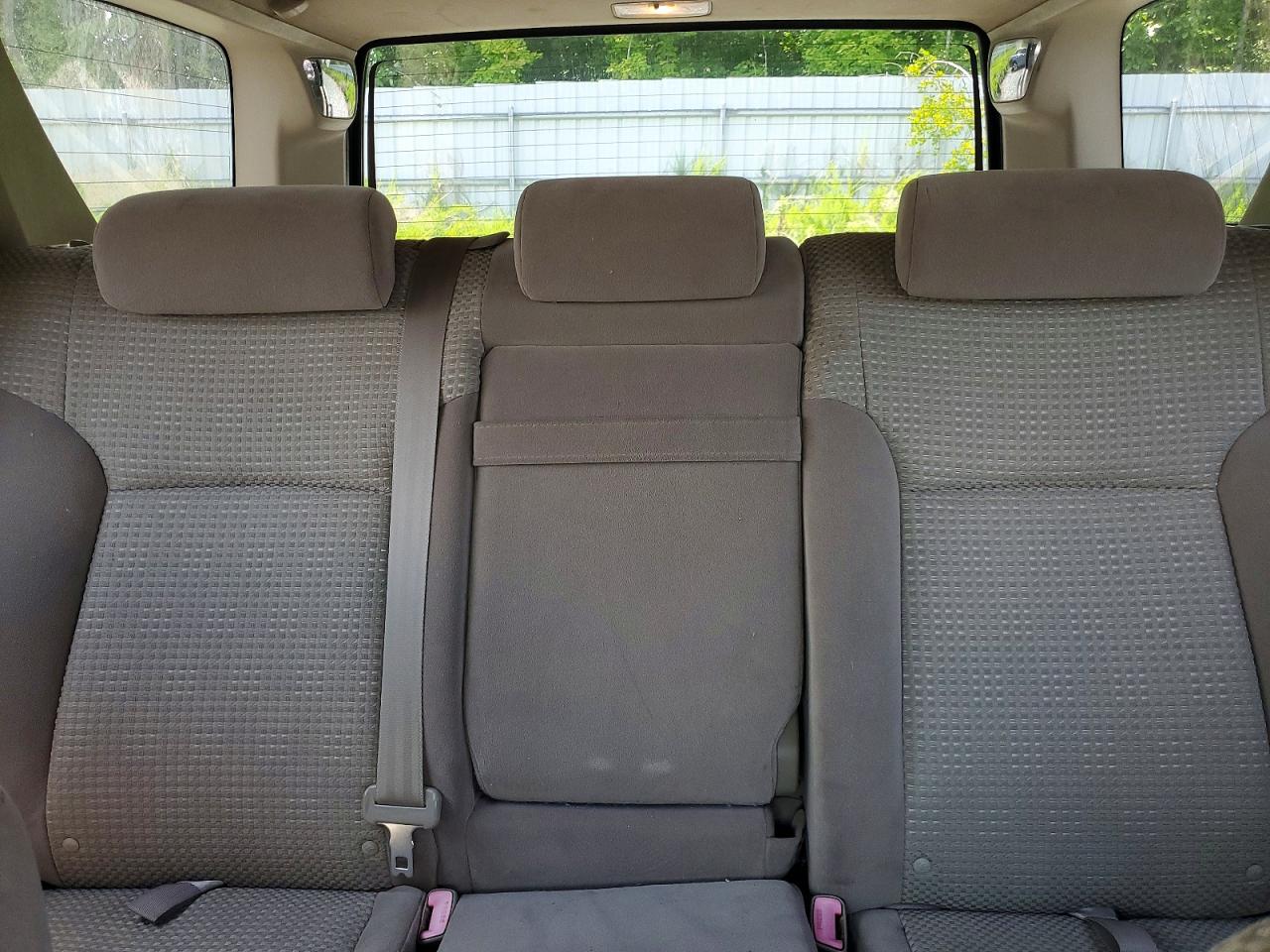 2005 Toyota 4runner Sr5 Silver vin: JTEBU14R058040062