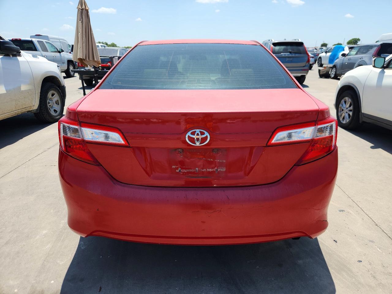 2012 Toyota Camry Le Red vin: 4T4BF1FK6CR171002