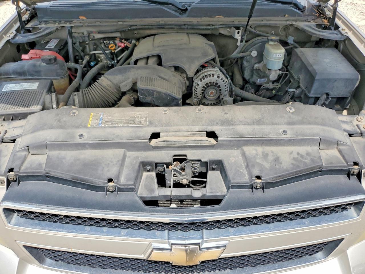2008 Chevrolet Suburban C1500 Ls Silver vin: 1GNFC16038J220079