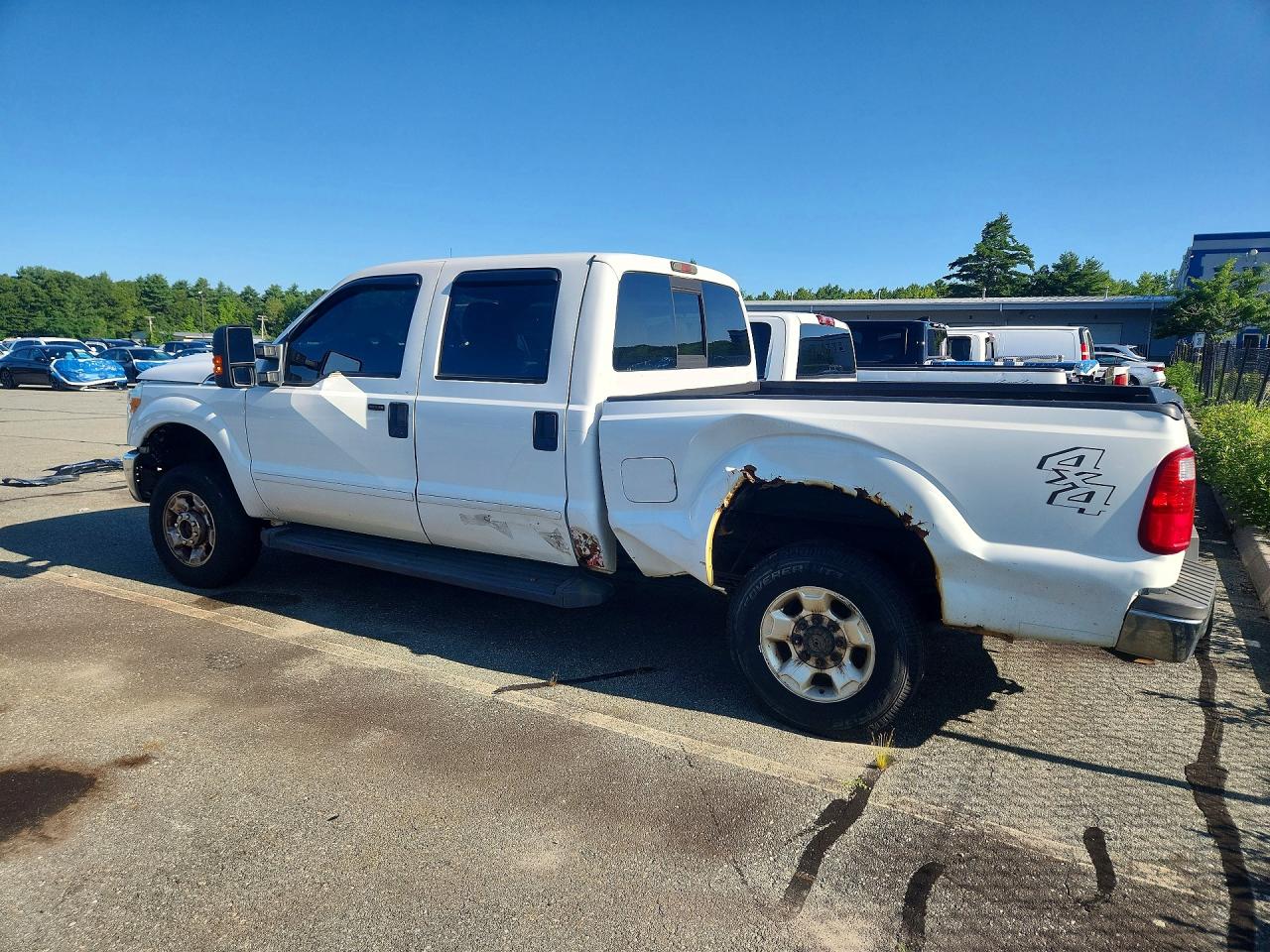 2011 Ford F250 Super Duty White vin: 1FT7W2B68BEC77088