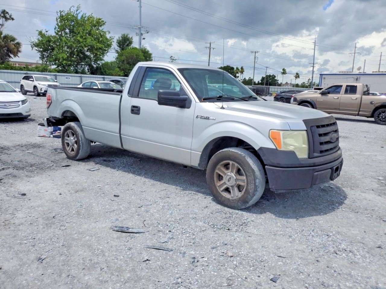 2010 Ford F150 Silver vin: 1FTMF1CW0AKC19116
