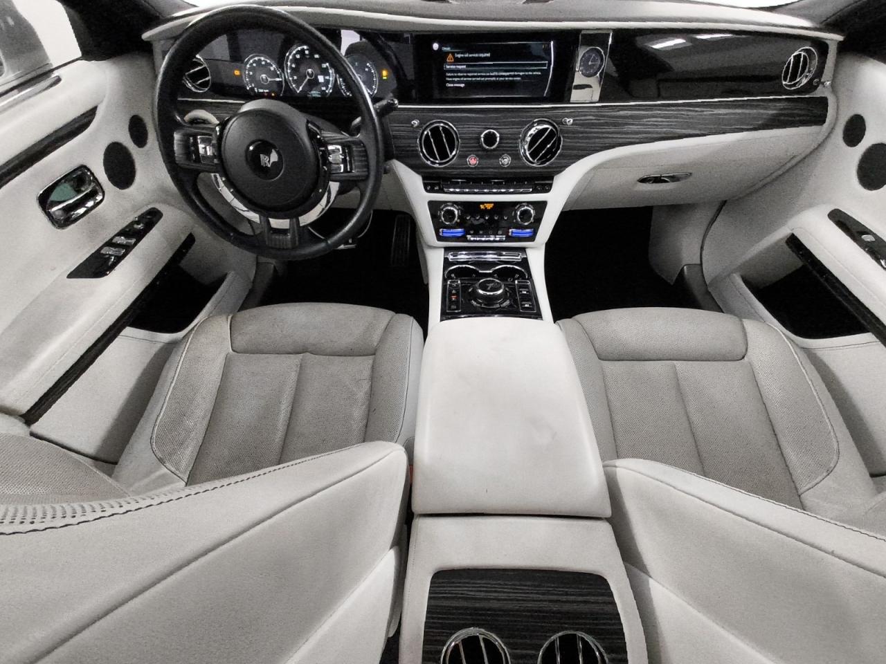 2021 Rolls-royce Ghost White vin: SCATV0C06MU204382 Damage: Right Front Seat Cushion, Worn, Replacement Required