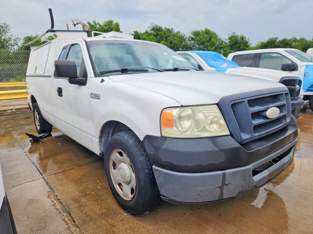 2008 Ford F150 White vin: 1FTRF12208KB70272