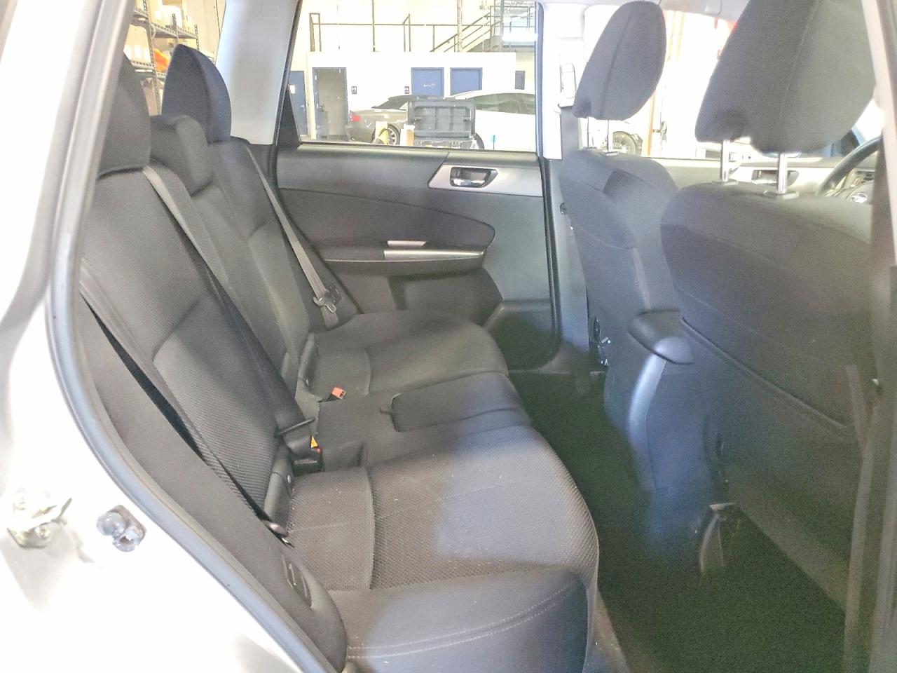 2013 Subaru Forester 2.5x Premium Серебряный vin: JF2SHADC6DH416204