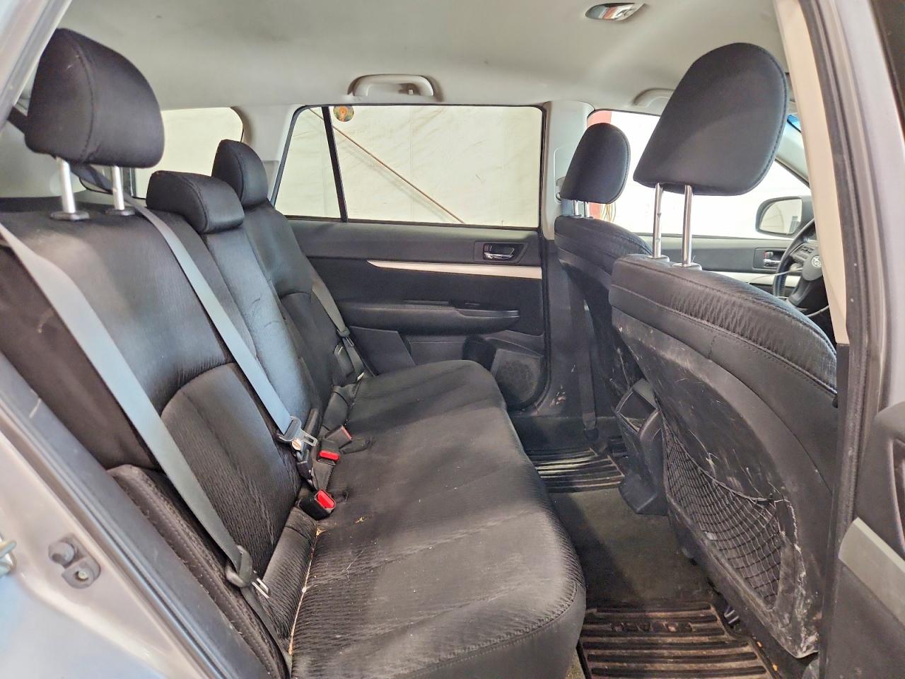 2012 Subaru Outback 2.5i Premium Серебряный vin: 4S4BRCCC7C3287874