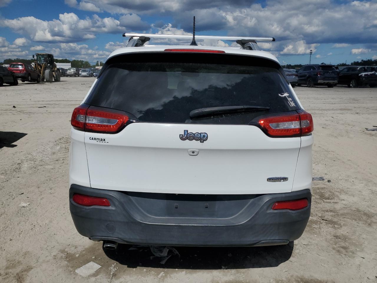 2014 Jeep Cherokee Latitude White vin: 1C4PJLCBXEW157940