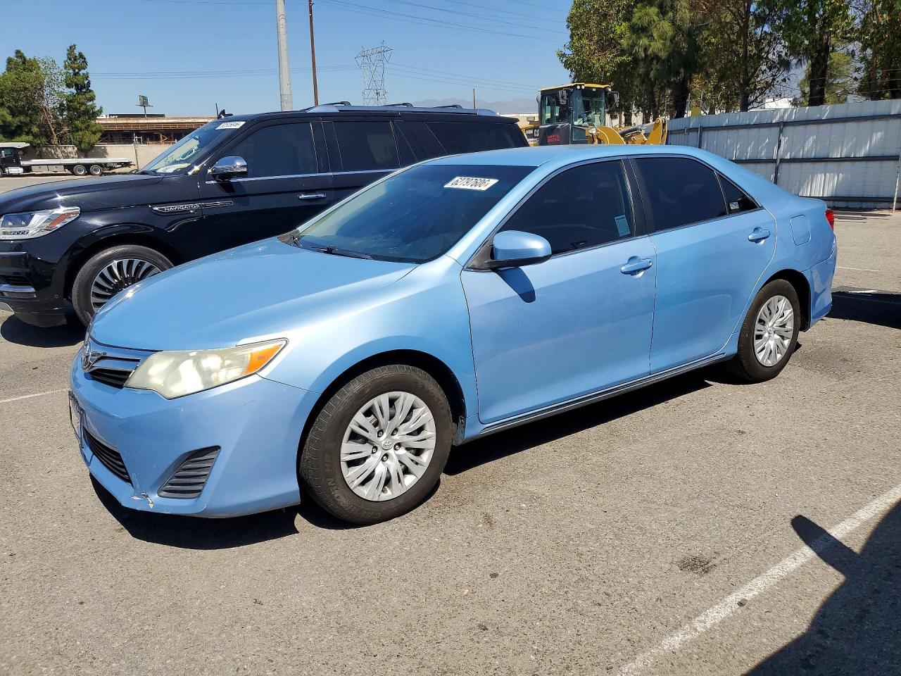 2012 Toyota Camry Le Blue vin: 4T4BF1FK5CR194125