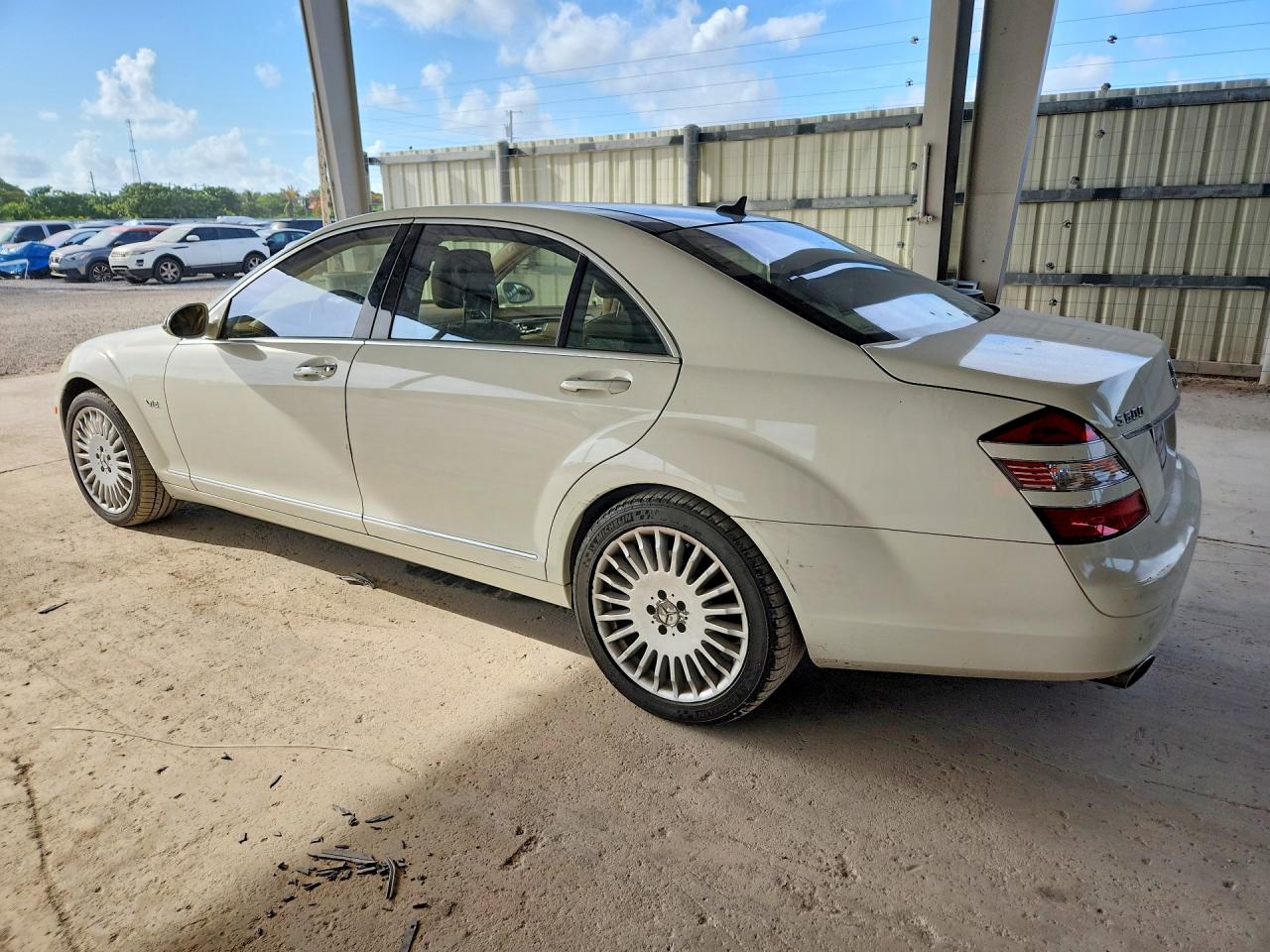 2007 Mercedes-benz S 600 White vin: WDDNG76X97A119058