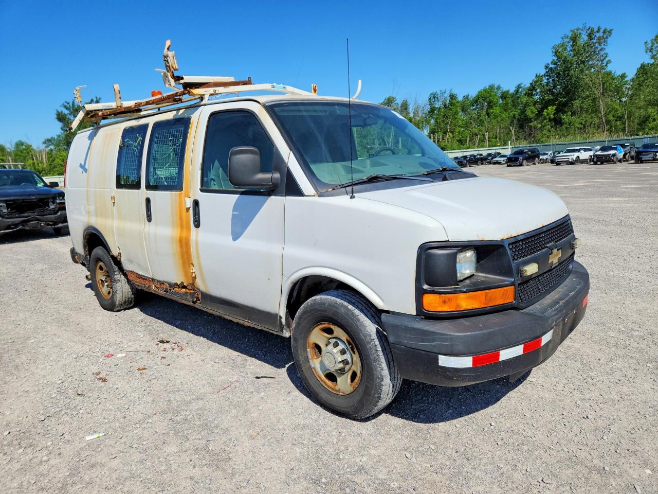 2010 Chevrolet Express G2500 White vin: 1GCZGFBA0A1175310