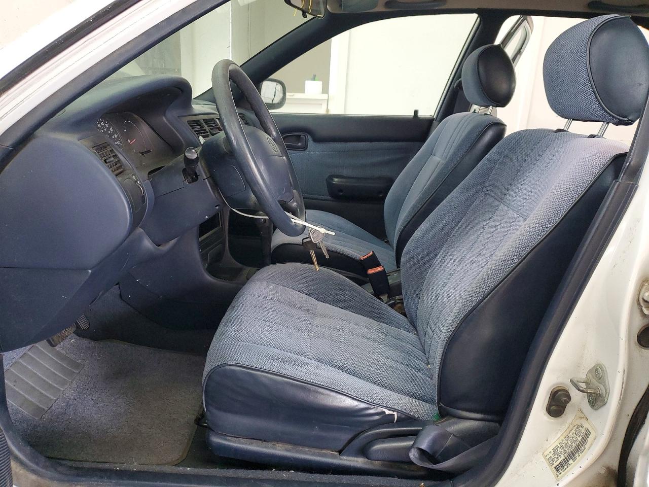 1996 Toyota Corolla Base White vin: 2T1BA02E5TC112172