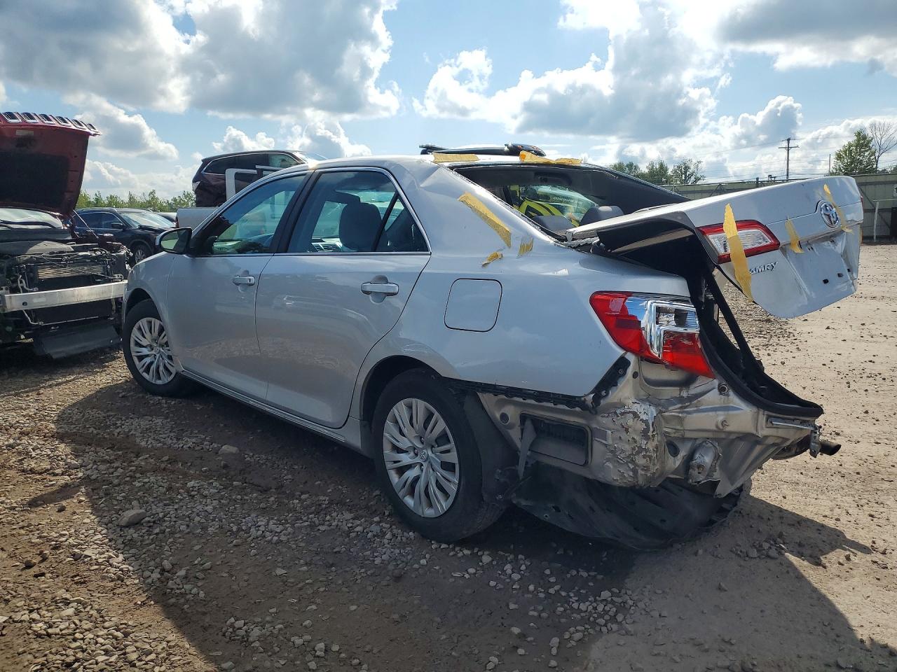 2014 Toyota Camry Le Серебряный vin: 4T4BF1FK8ER361953