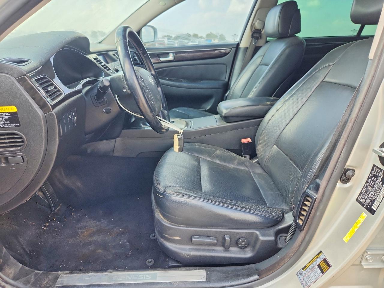 2013 Hyundai Genesis 3.8l Silver vin: KMHGC4DD4DU243086