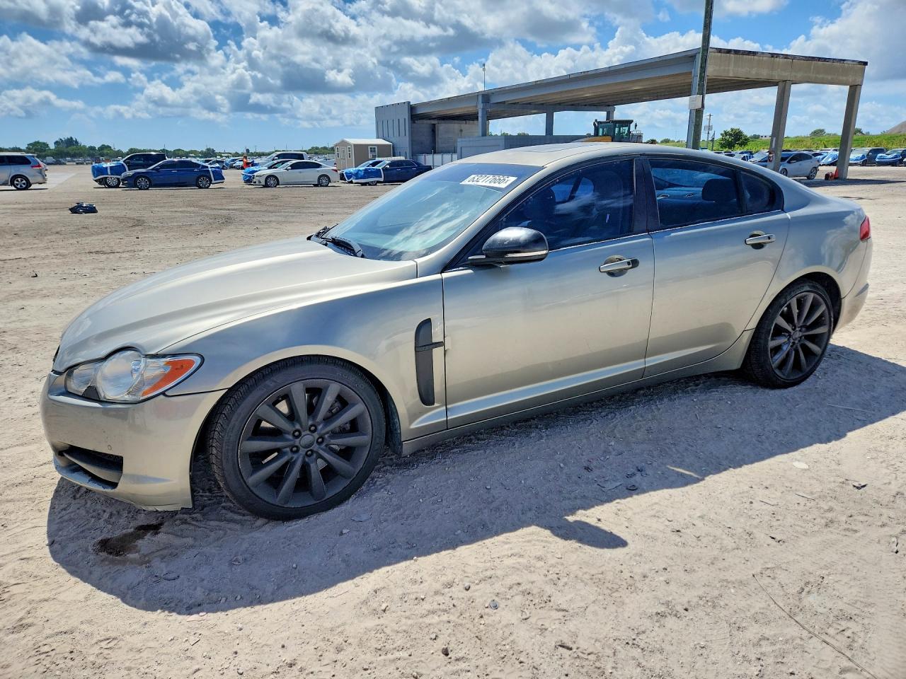 2011 Jaguar Xf Premium Silver vin: SAJWA0GB8BLS18379