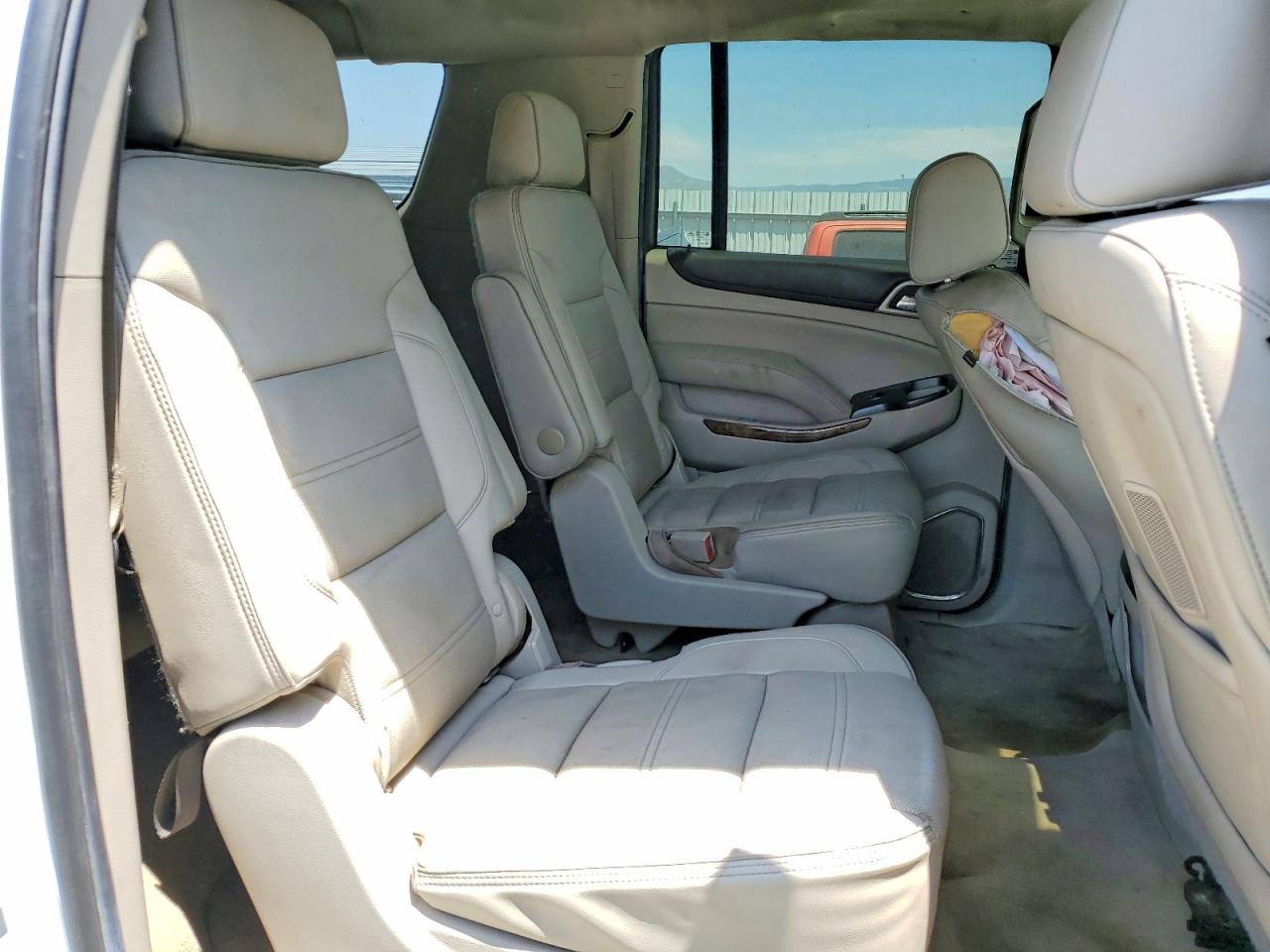 2015 Gmc Yukon Xl White vin: 1GKS2JKJ0FR625151