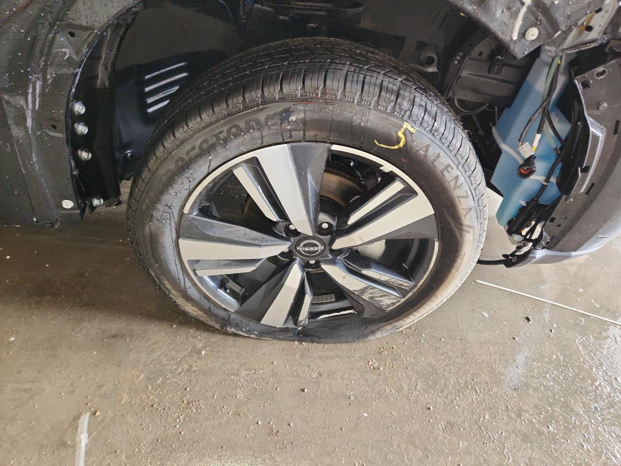 2026 Nissan Rogue Sl Черный vin: 5N1BT3CB1TC791233 Damage: Right Front Wheel, Broken, Replacement Required