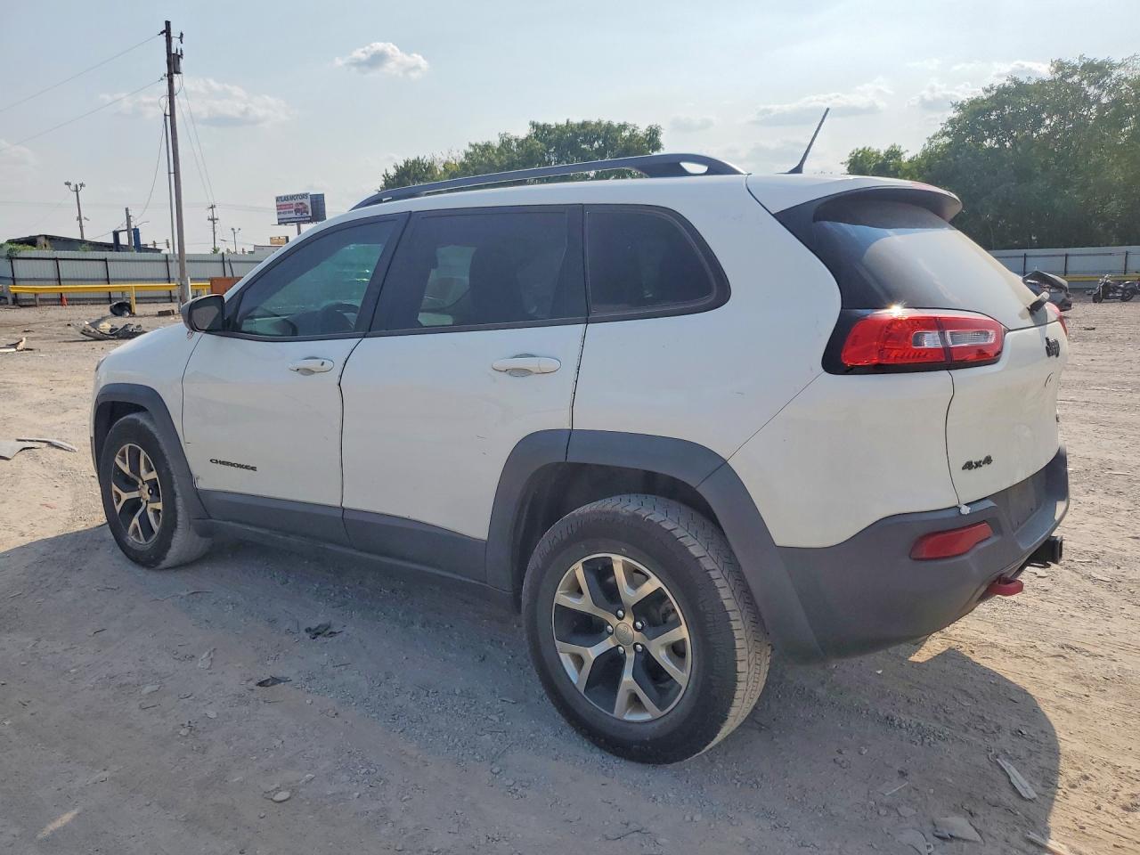 2015 Jeep Cherokee Trailhawk White vin: 1C4PJMBS1FW511451