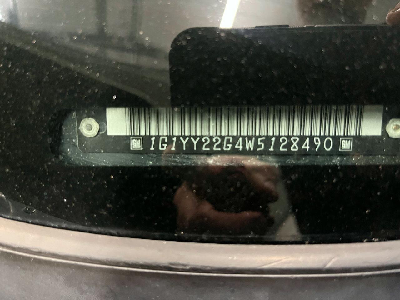1998 Chev Corvette Silver vin: 1G1YY22G4W5128490