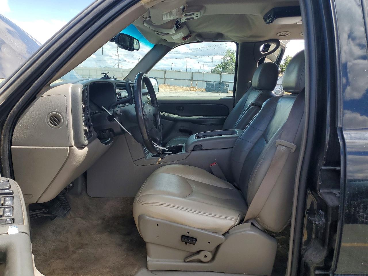 2003 Chevrolet Suburban K1500 Черный vin: 3GNFK16T83G187622