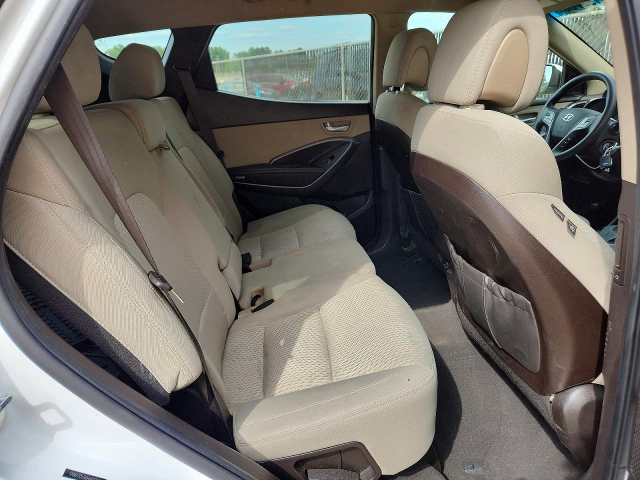 2017 Hyundai Santa Fe Sport 2.4l White vin: 5NMZUDLB9HH033493