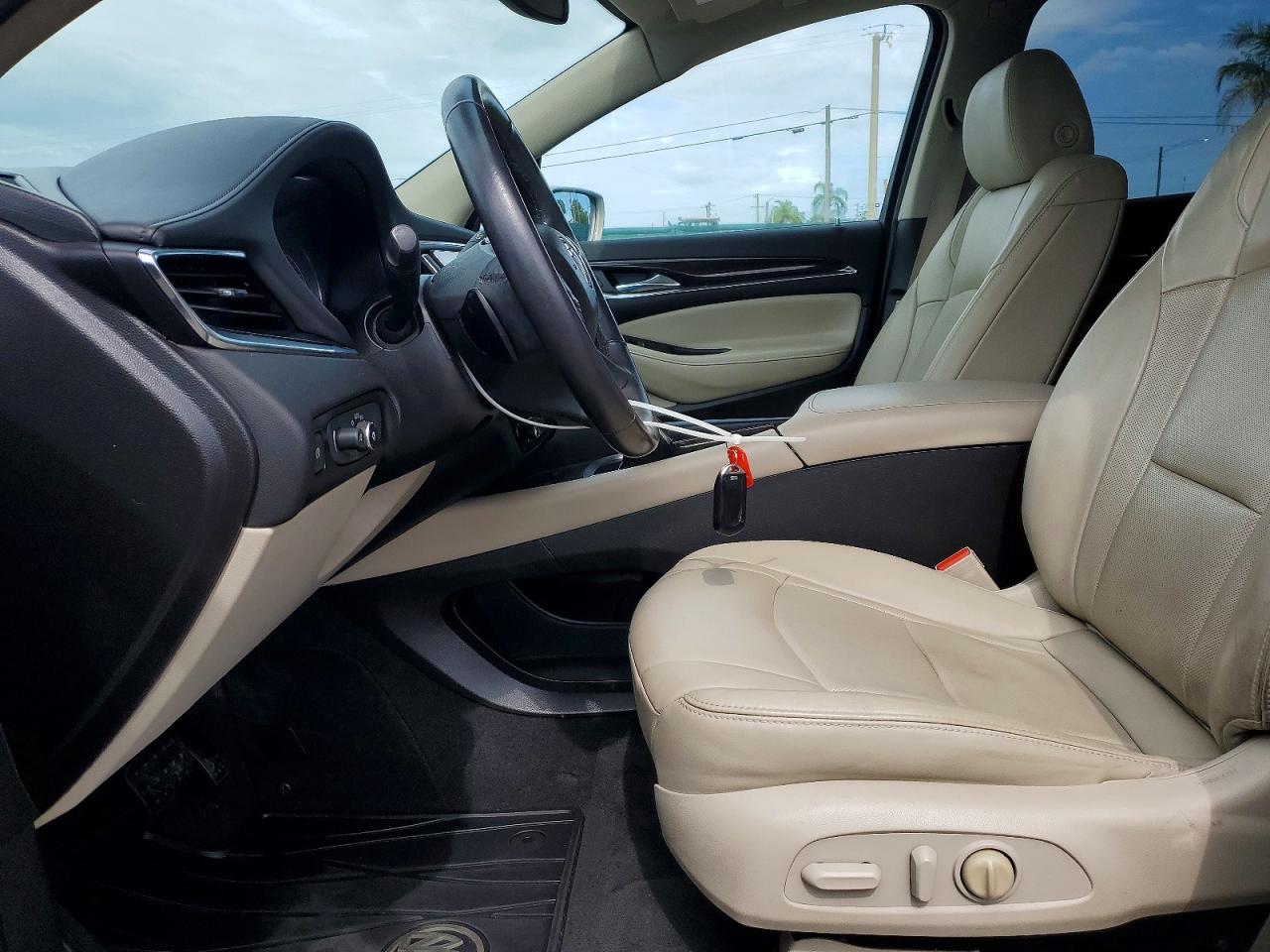 2018 Buick Enclave Essence Серый vin: 5GAERBKWXJJ202155