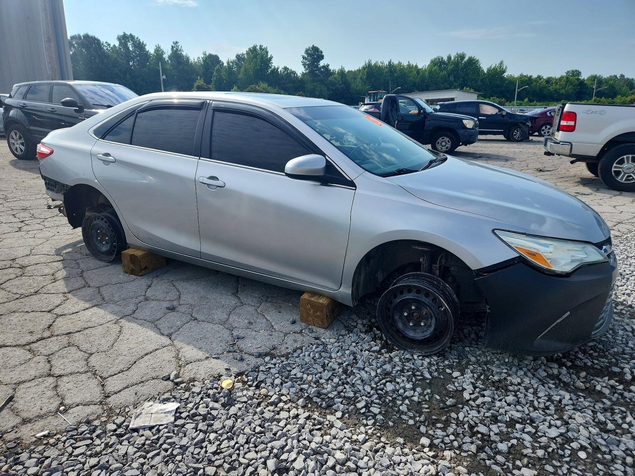 2015 Toyota Camry Le Серебряный vin: 4T4BF1FKXFR454457