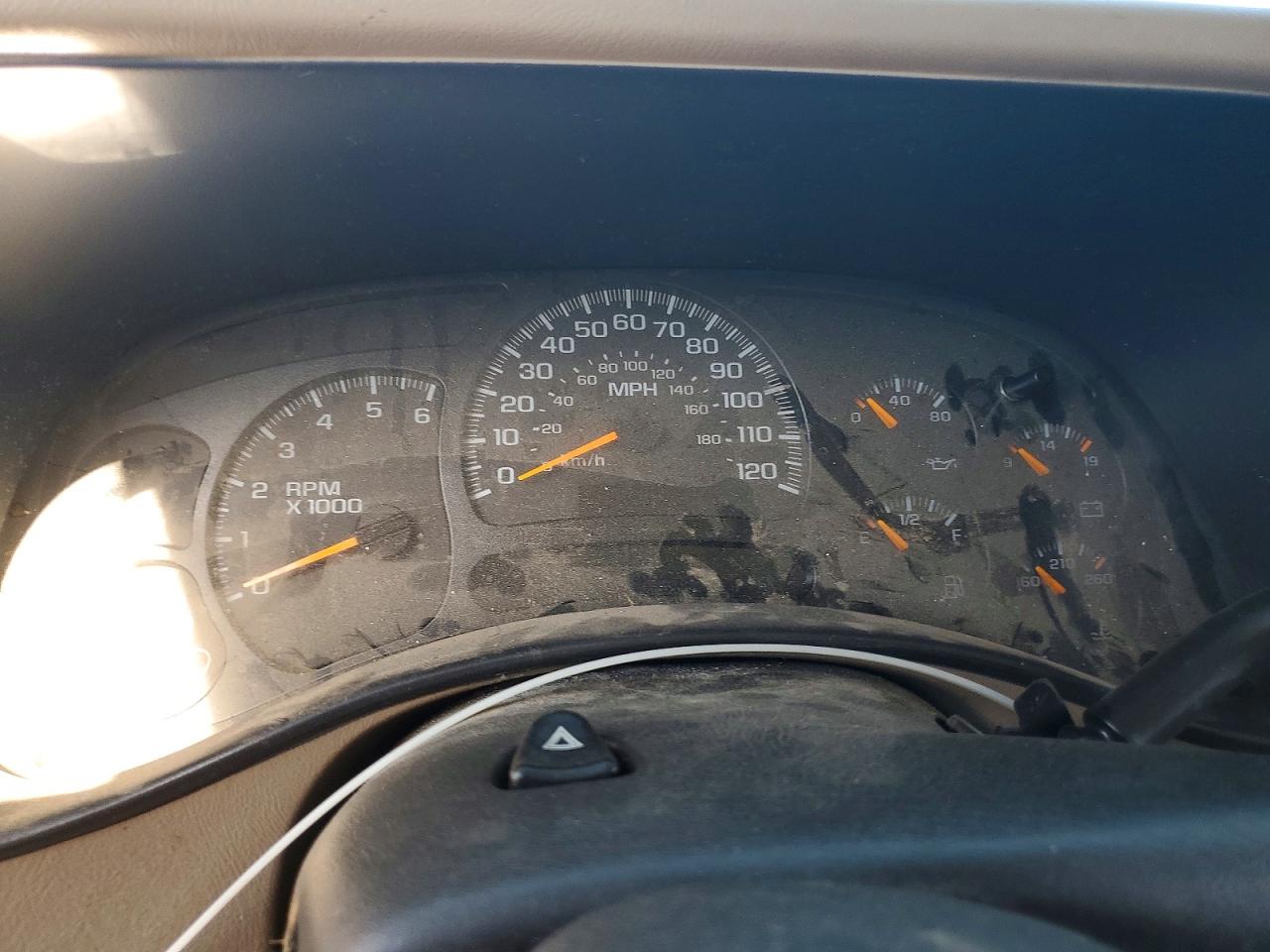 2003 Chevrolet Tahoe K1500 White vin: 1GNEK13Z03R135938