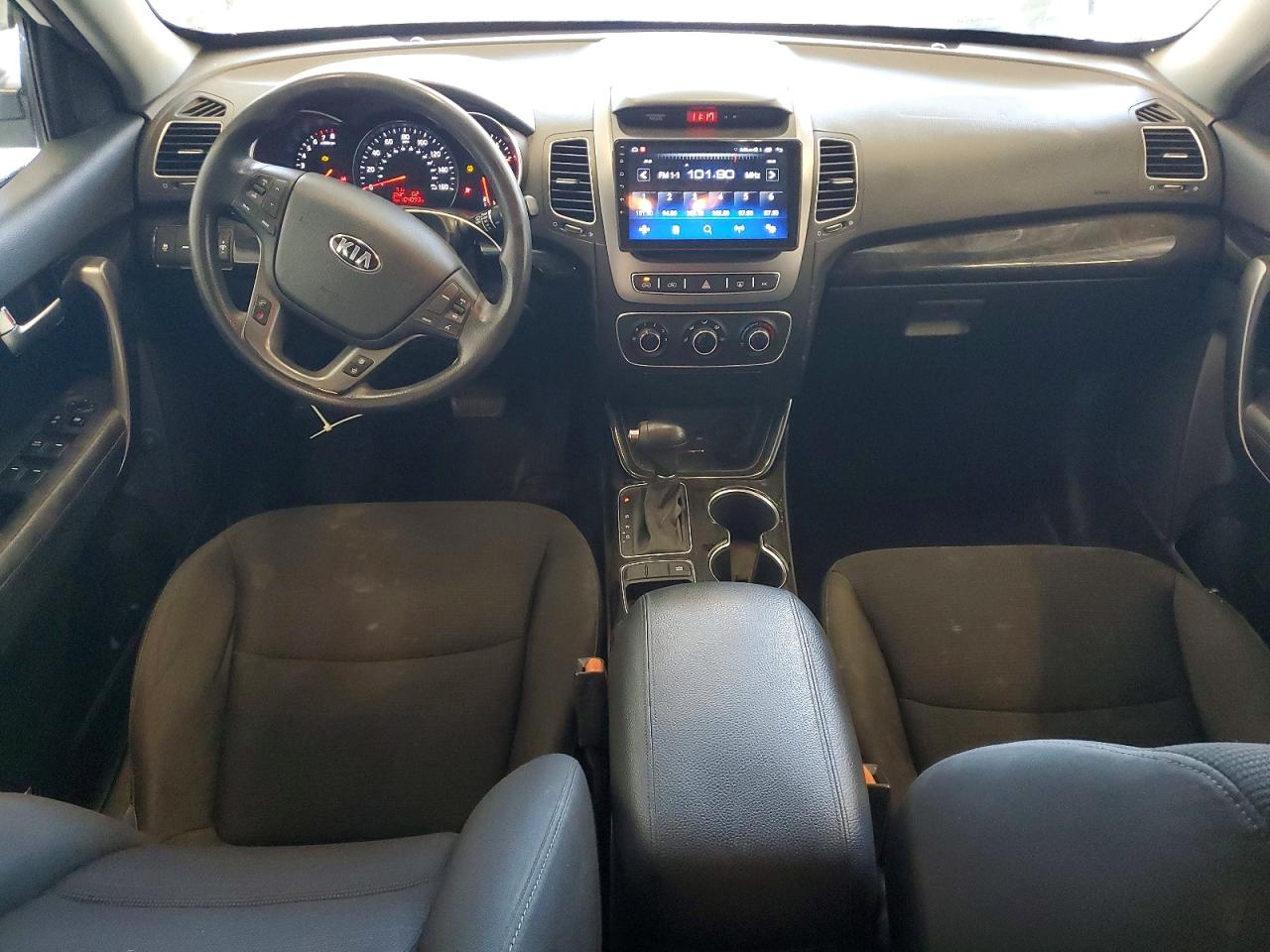 2015 Kia Sorento Lx White vin: 5XYKTCA69FG639971