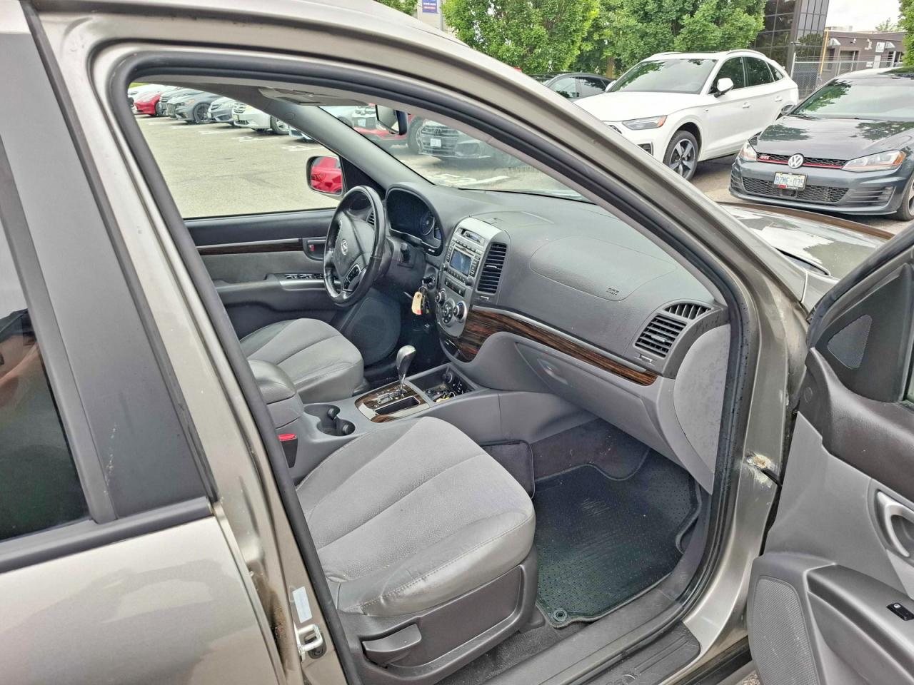2012 Hyundai Santa Fe Gls Gray vin: 5XYZGDAG4CG129637