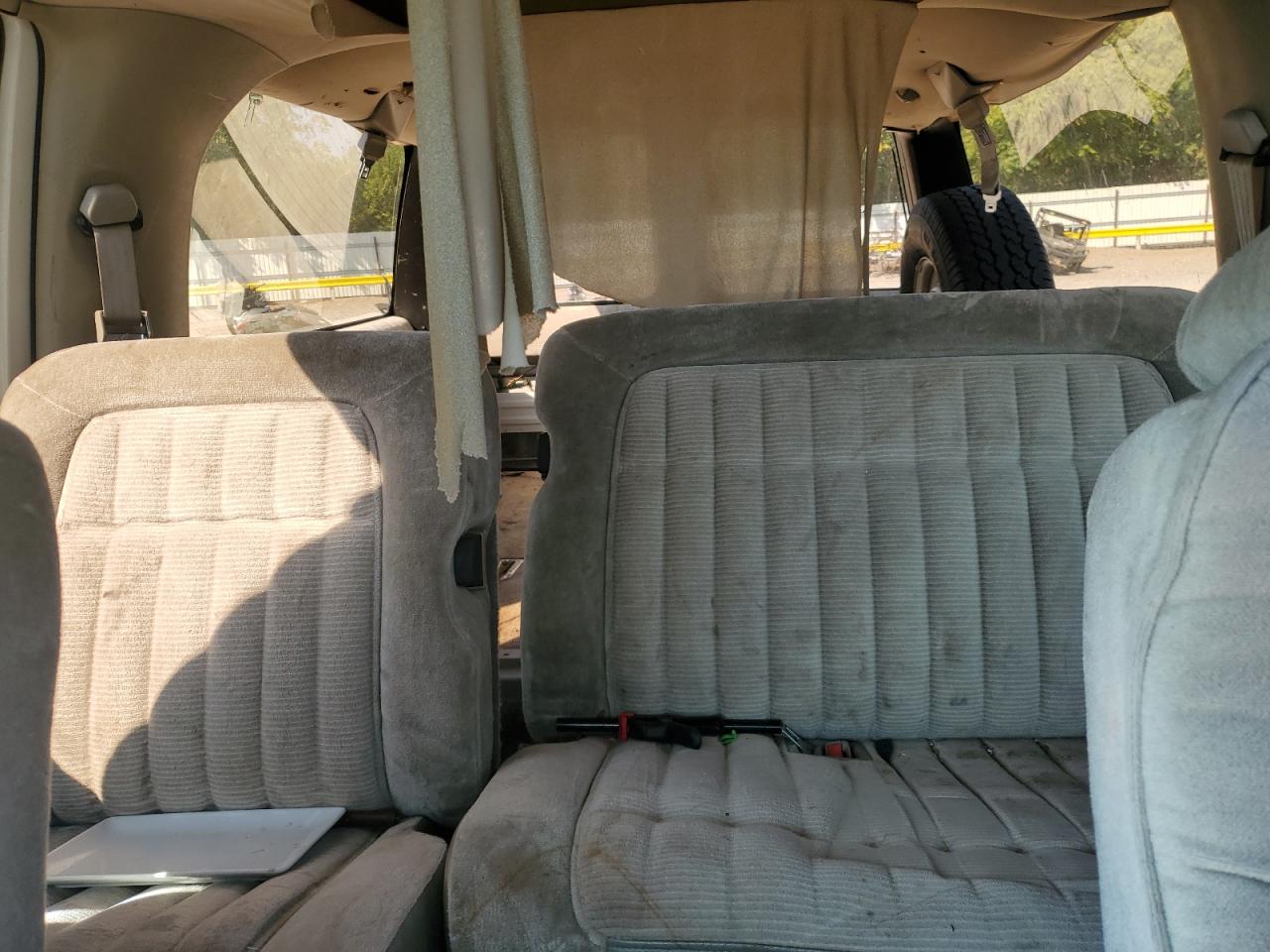 1993 Gmc Suburban K1500 Pink vin: 1GDFK16K8PJ758624