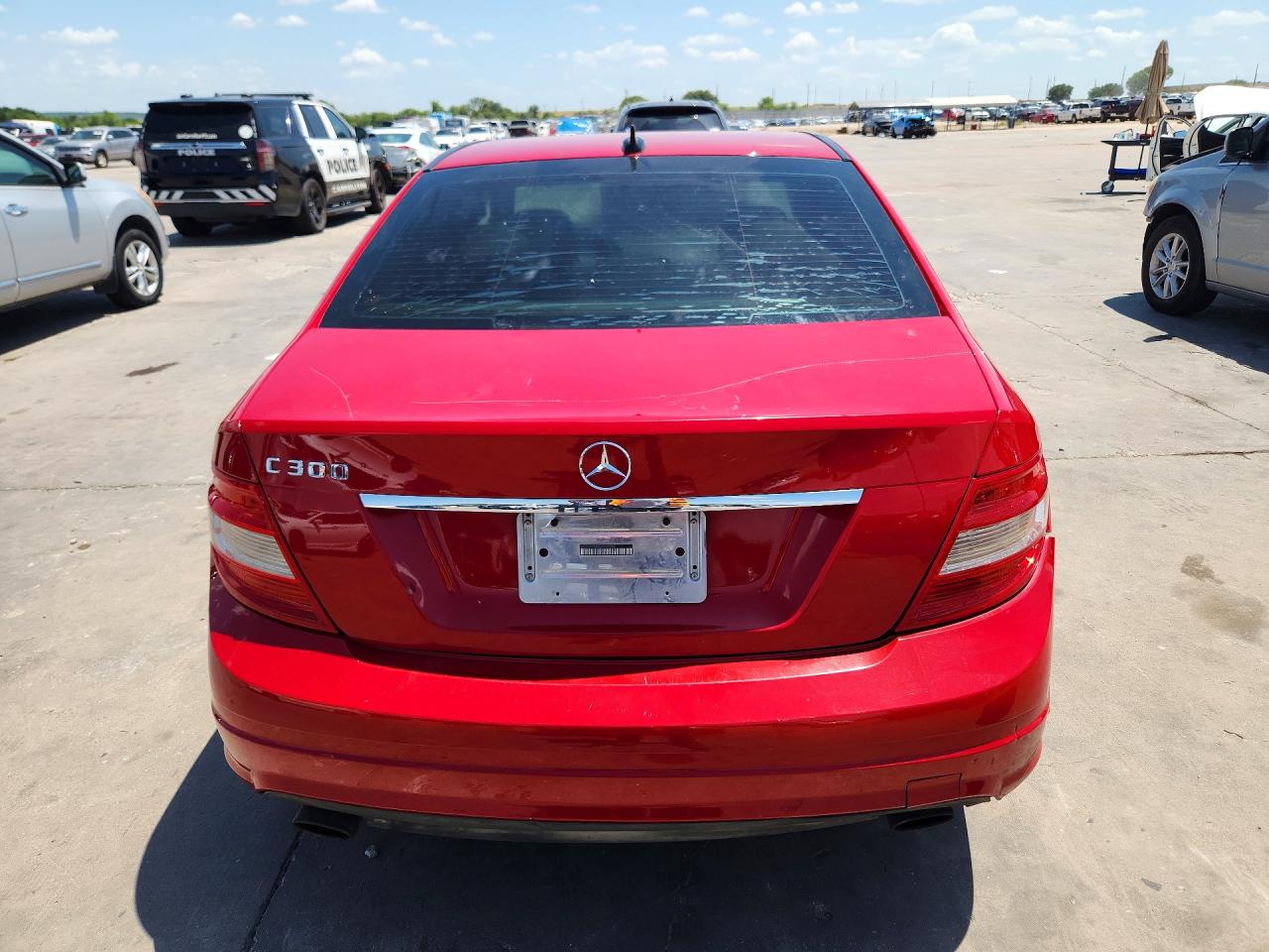 2011 Mercedes-benz C 300 Red vin: WDDGF5EB4BR183248