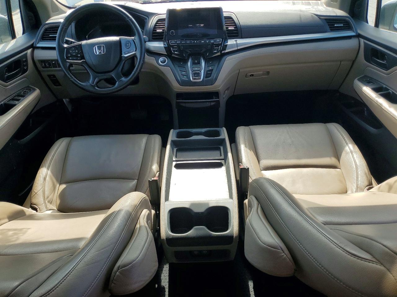 2018 Honda Odyssey Exl White vin: 5FNRL6H77JB055308