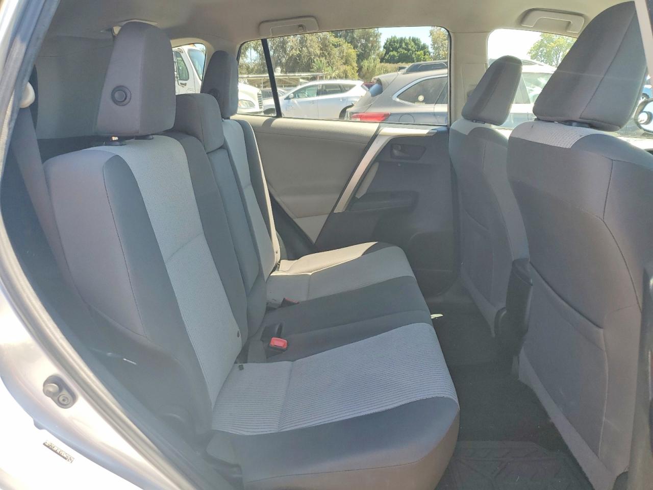 2013 Toyota Rav4 Le Серебряный vin: 2T3BFREV9DW026291