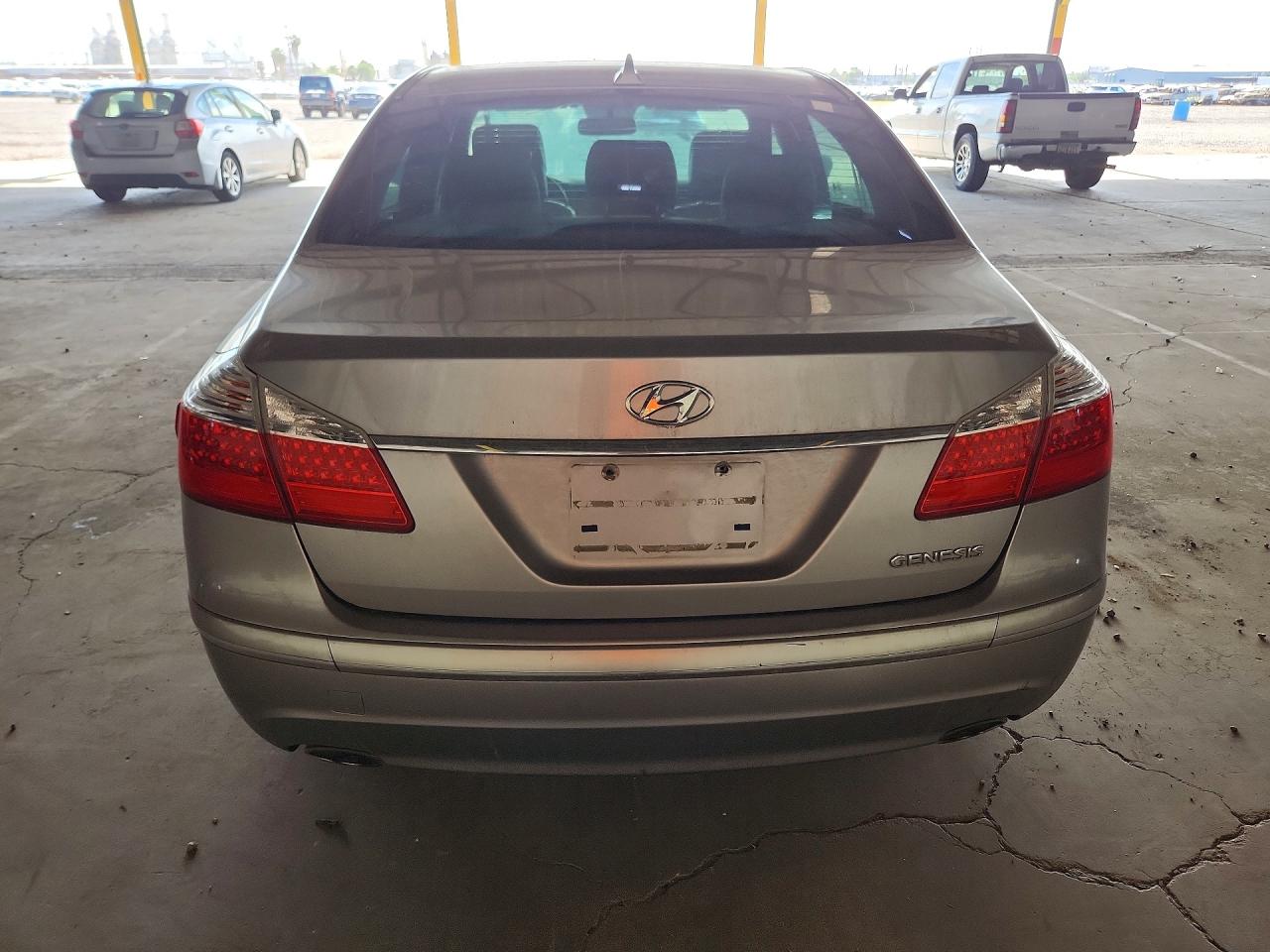 2011 Hyundai Genesis 3.8l Silver vin: KMHGC4DE6BU118340
