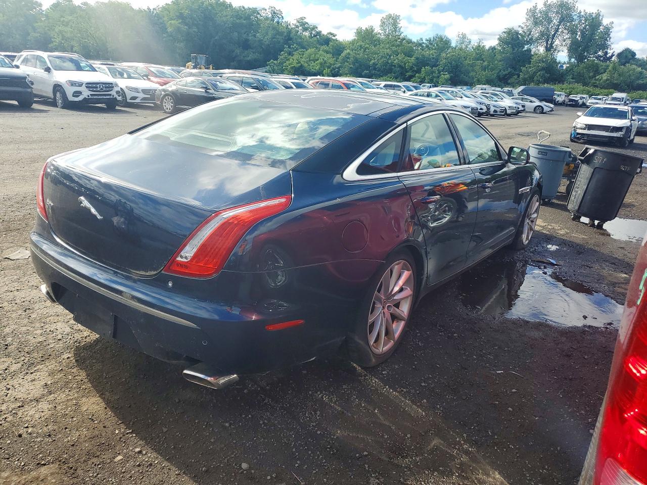2011 Jaguar Xj Blue vin: SAJWA1CBXBLV12720