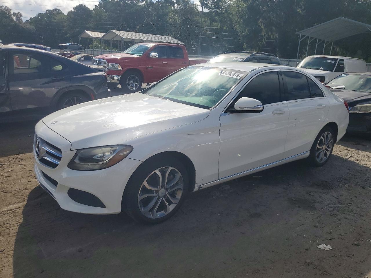 2015 Mercedes-benz C 300 4matic White vin: 55SWF4KB2FU077153