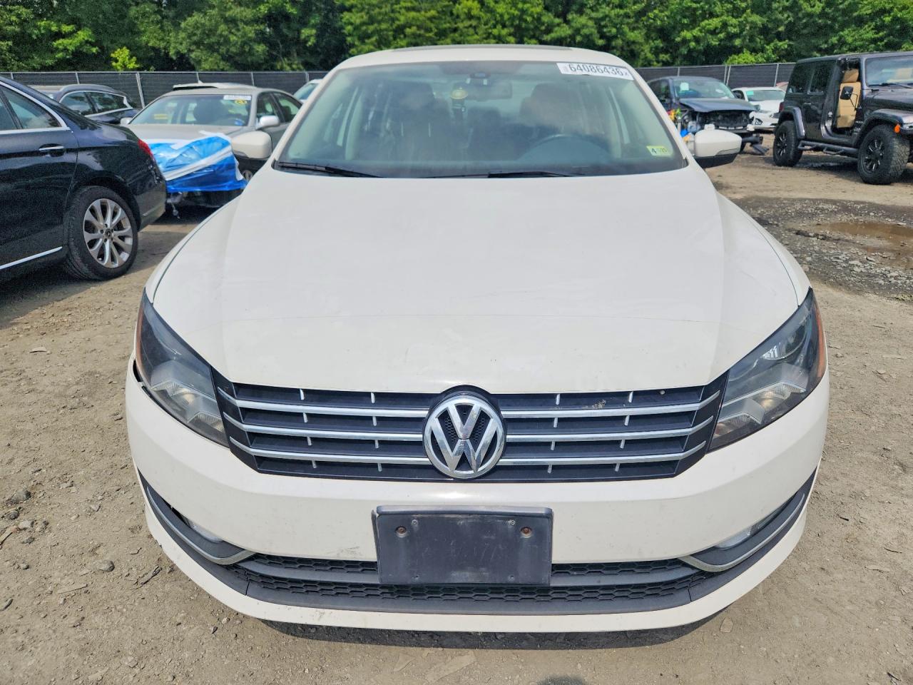2013 Volkswagen Passat Sel White vin: 1VWCN7A39DC003724