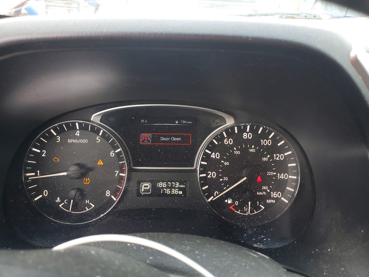 2015 Nissan Pathfinder Sv Красный vin: 5N1AR2MN8FC656705