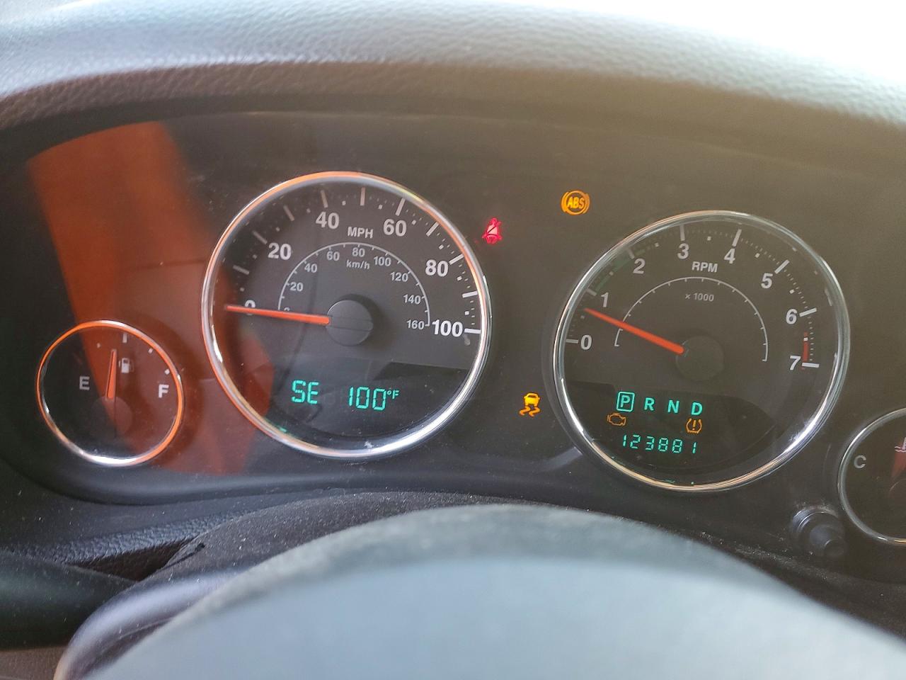 2012 Jeep Wrangler Sahara Orange vin: 1C4AJWBG2CL152864