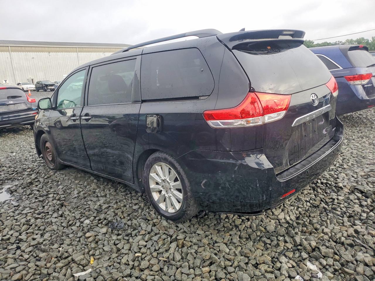 2011 Toyota Sienna Limited 7-passenger Черный vin: 5TDYK3DC1BS094389
