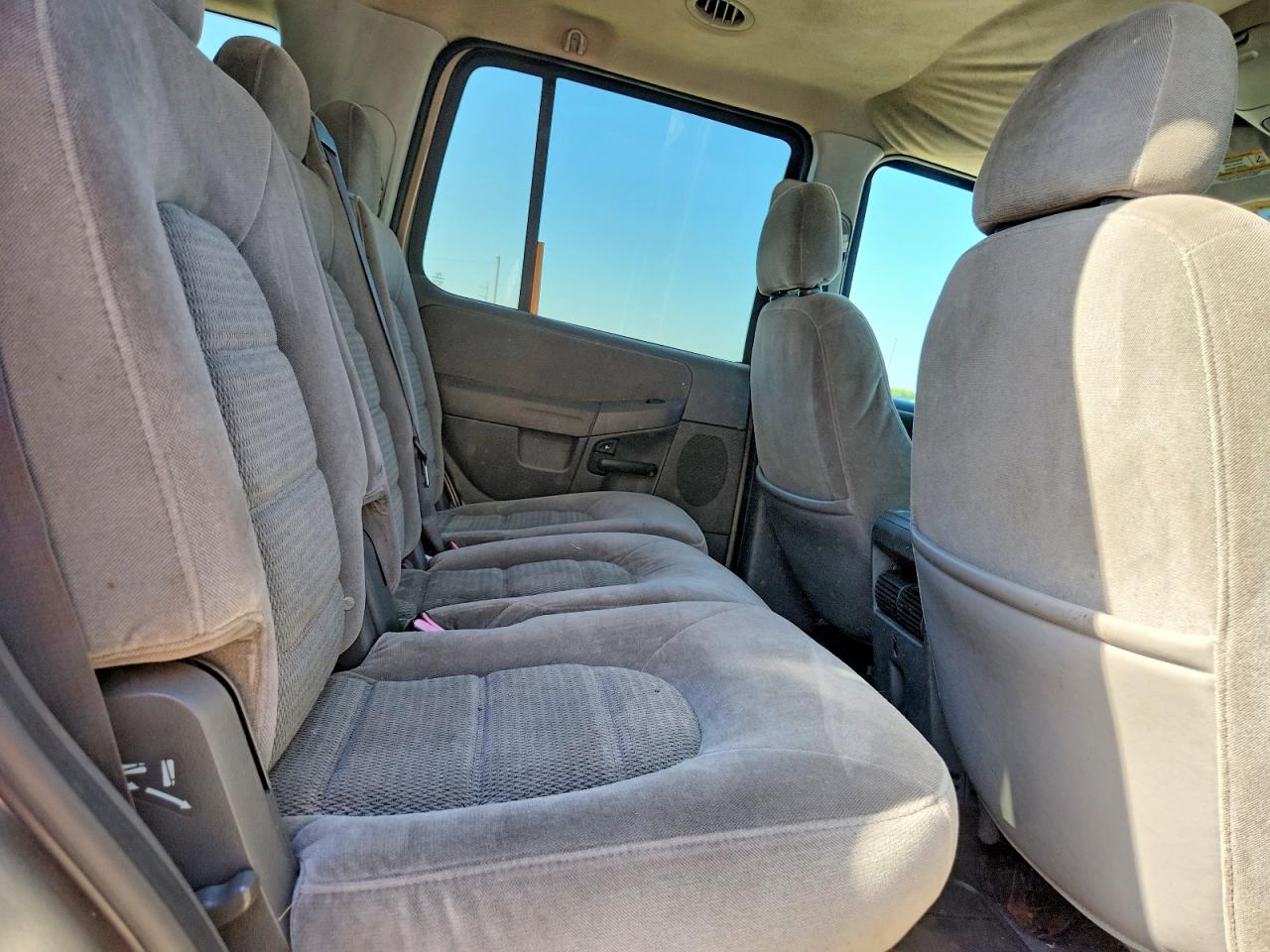 2005 Ford Explorer Xlt Tan vin: 1FMZU63K25ZA51171