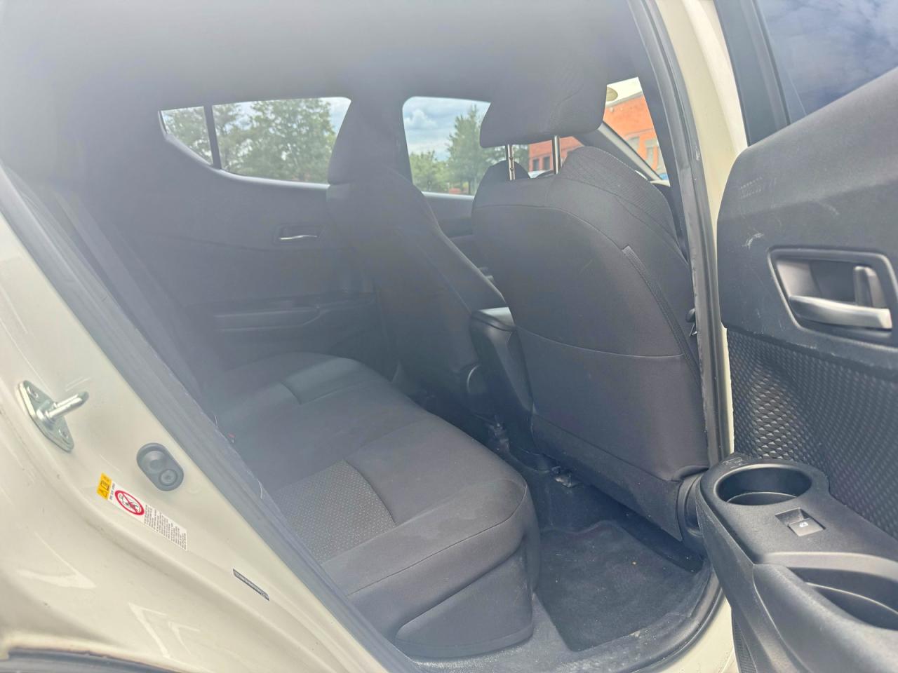 2018 Toyota C-hr Xle White vin: NMTKHMBX0JR023438